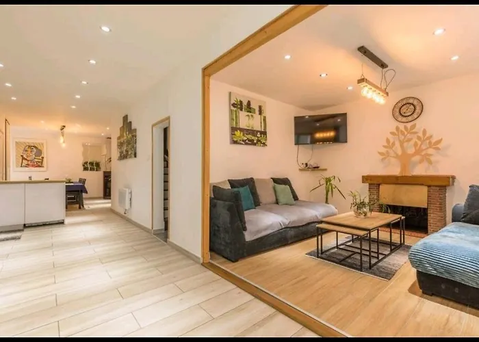 Superbe Grande Maison De Ville! Hébergement de vacances