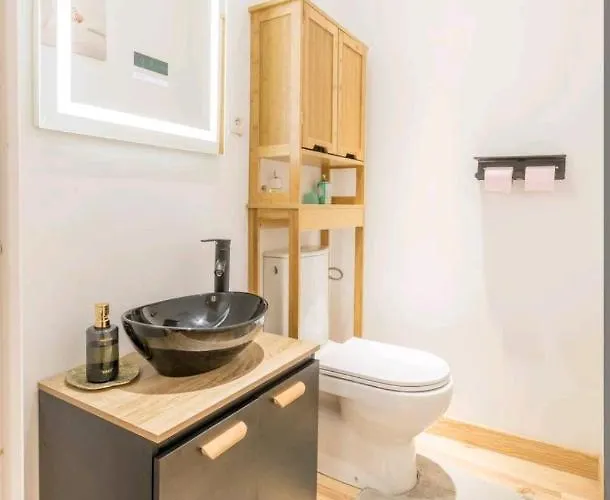 Hébergement de vacances Superbe Grande Maison De Ville!